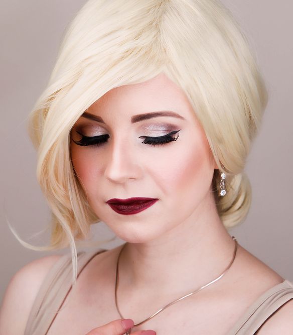 Christina Aguilera Inspired Pin up Makeup Tutorial 4